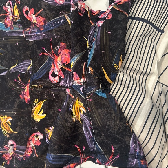 Lululemon Athletica Align Black Floral Yoga Shorts - Picture 3 of 4